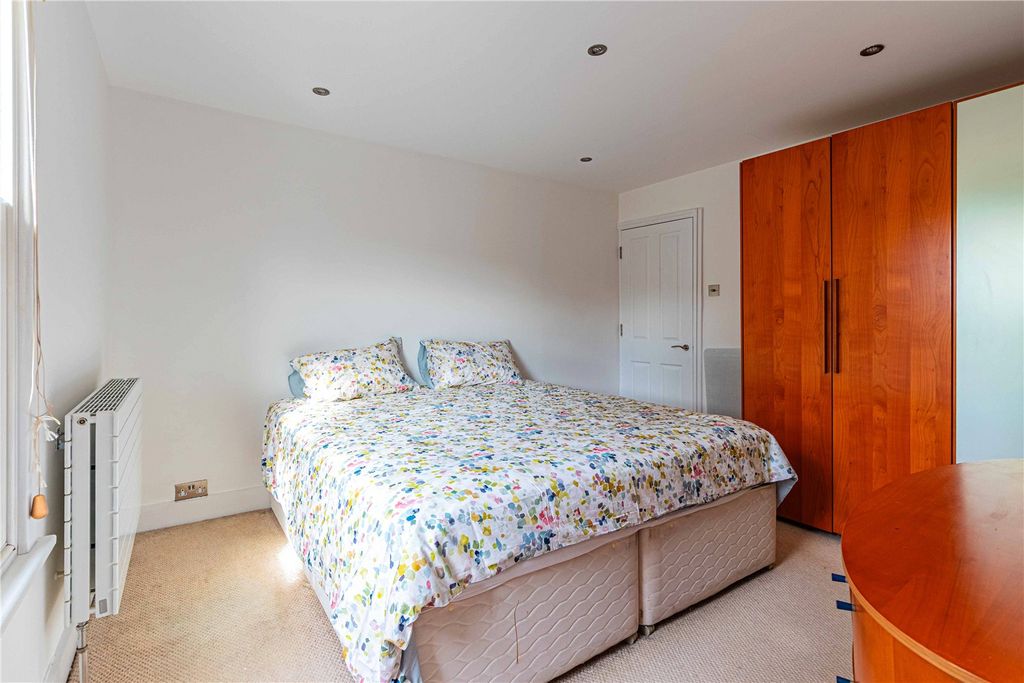 Additional image 18 of 4 bed terraced house to rentThe Old Bakery, Grange Road, Letchmore Heath WD25