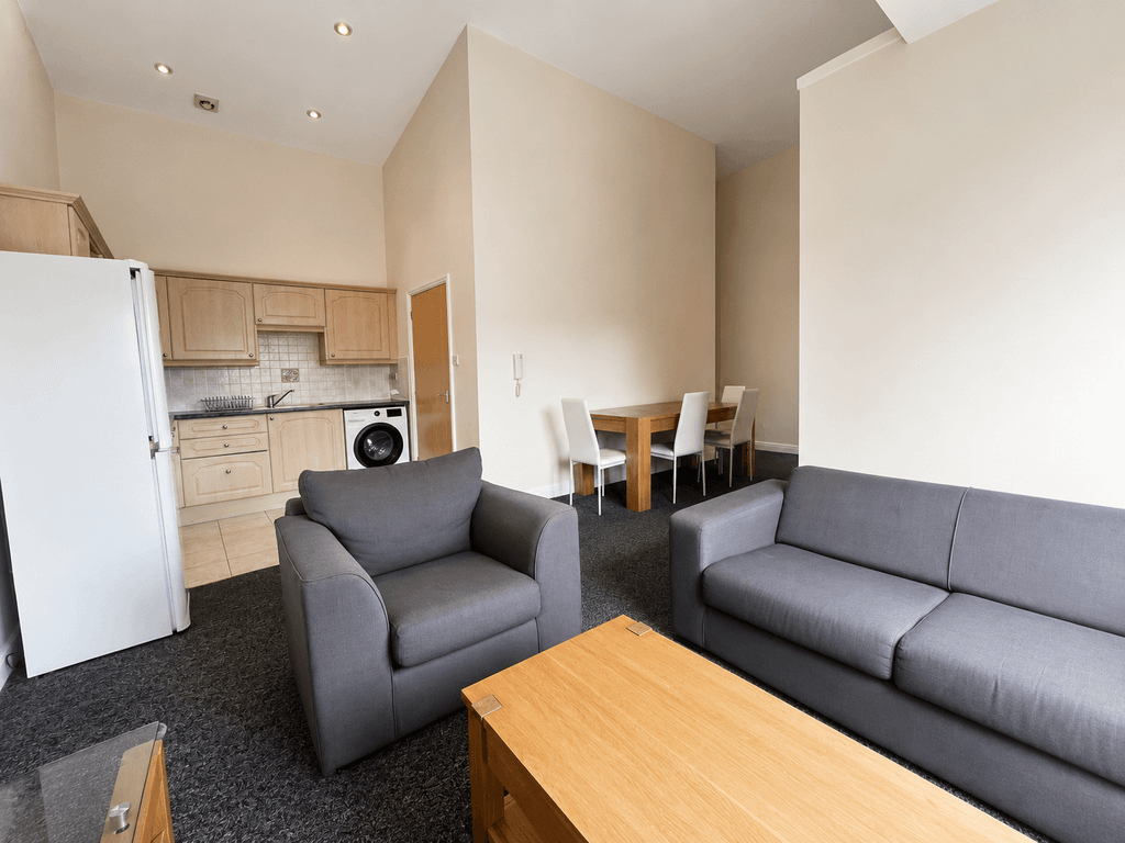 Property photo 3 of 10 Lounge