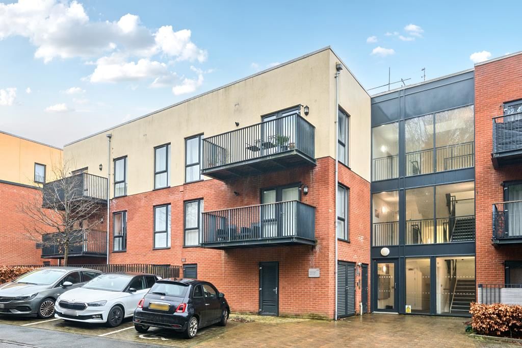 Property photo 1 of 18 External