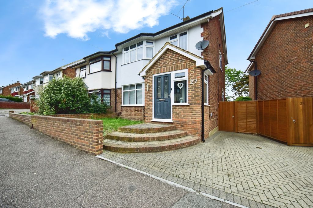 Property photo 2 of 20