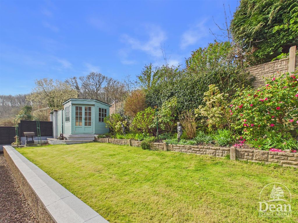 Property photo 2 of 27