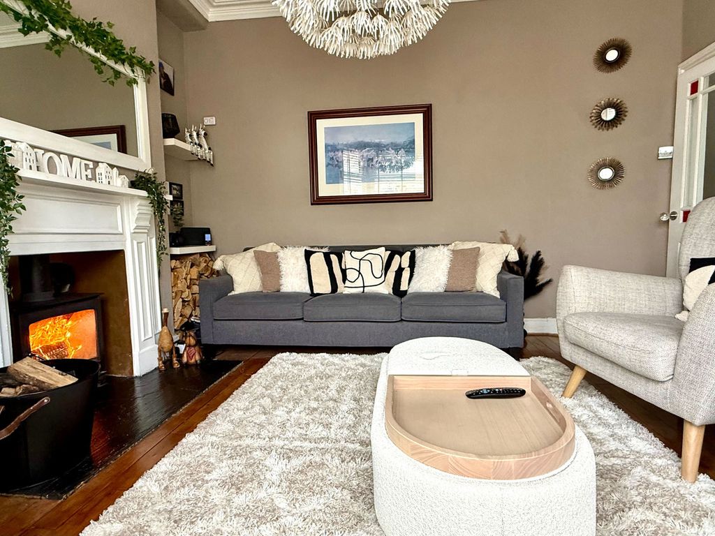 Property photo 3 of 38