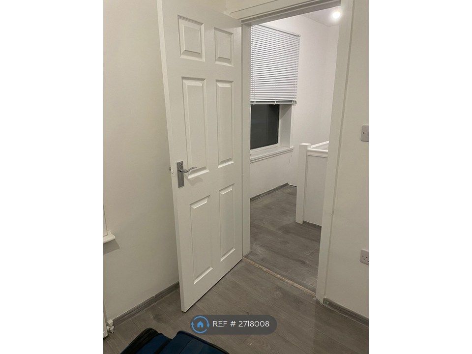Property photo 2 of 16 Upstairs Room Leading To Stairs