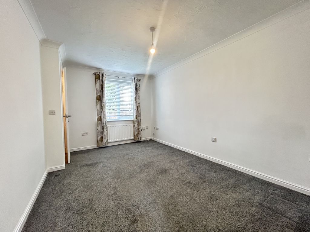 Property photo 2 of 13 Img_9928