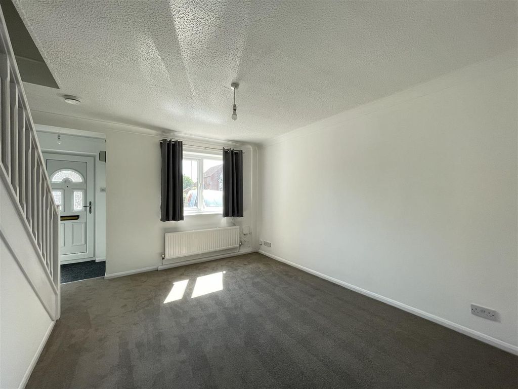 Property photo 3 of 9 Lounge