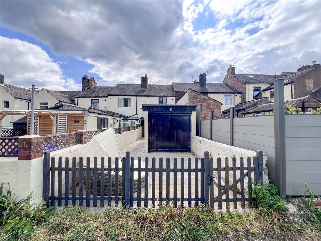 Property photo 3 of 16 Rear Courtyard
