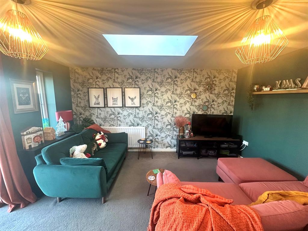 Property photo 3 of 12