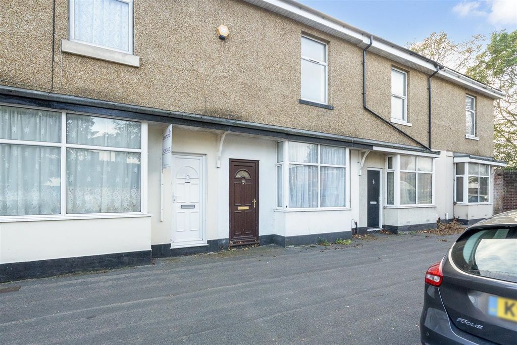 Property photo 2 of 16 Exterior