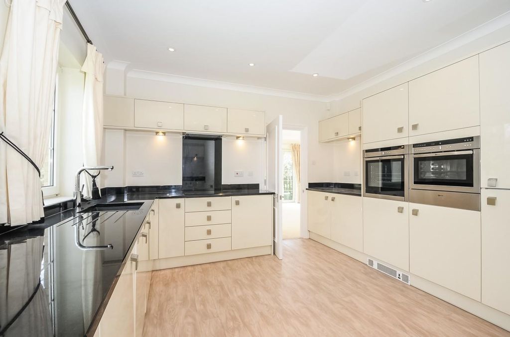 Property photo 3 of 15 Image