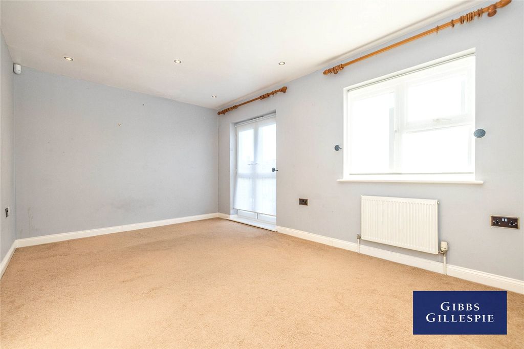 Property photo 2 of 10 Picture No. 11