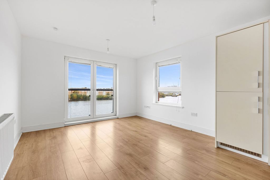 Property photo 2 of 25