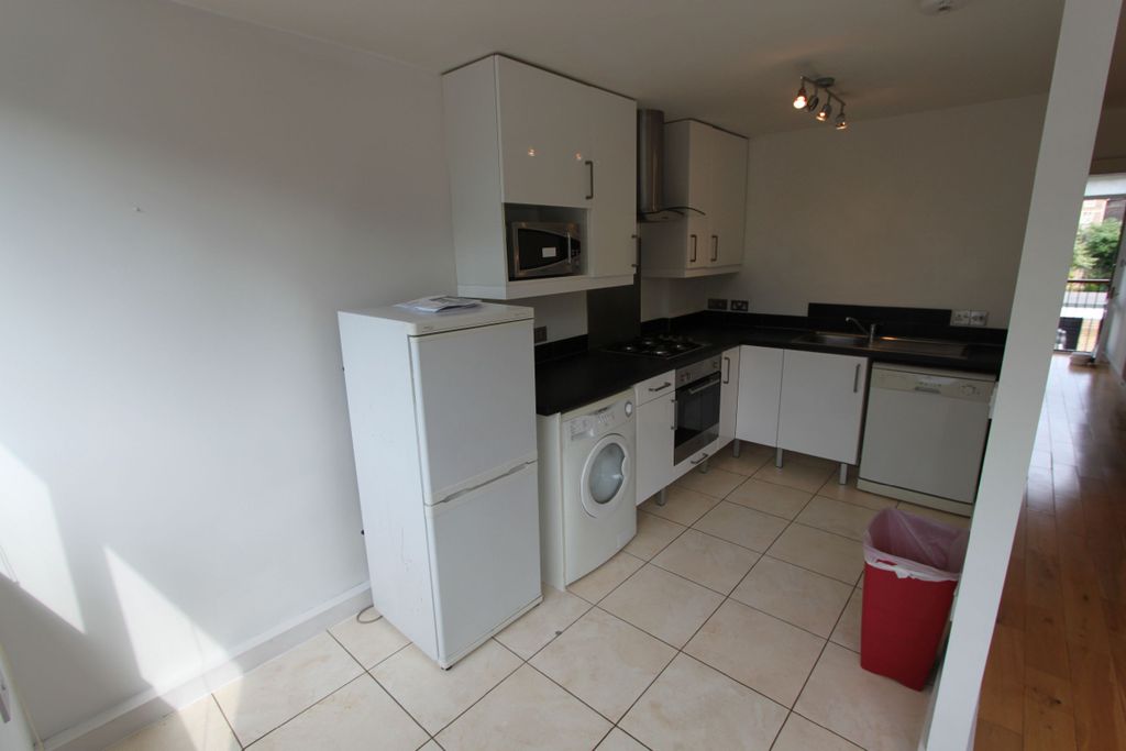 Property photo 2 of 4