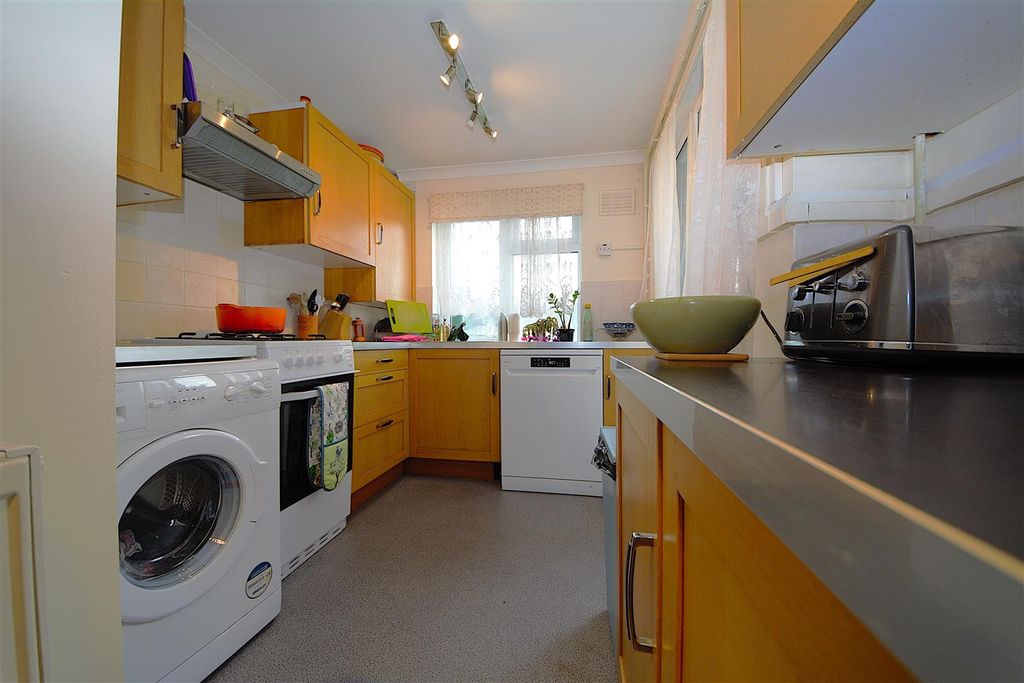 Property photo 1 of 12 Kitchen.Jpg