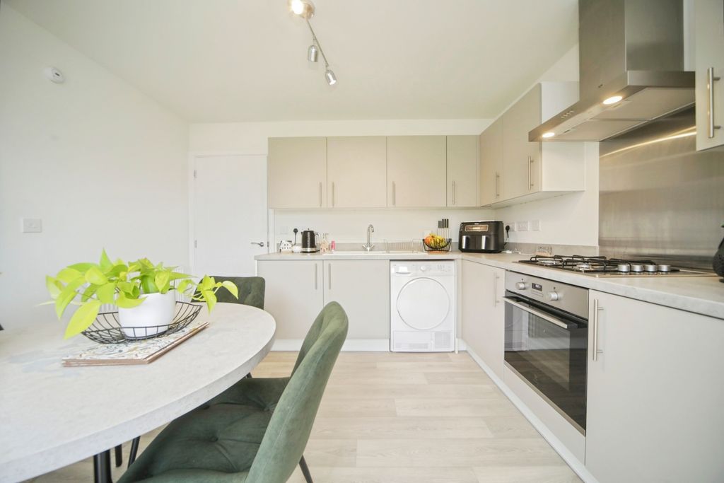 Property photo 3 of 19 Pbox-Img.Jpg