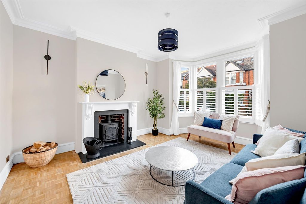 Property photo 2 of 20