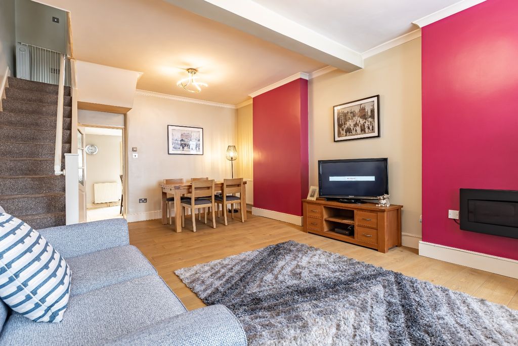 Property photo 2 of 13 4130681