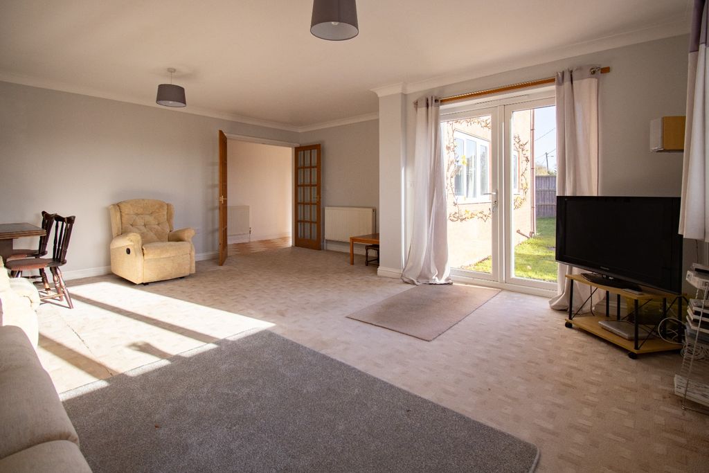 Property photo 3 of 19 3727337