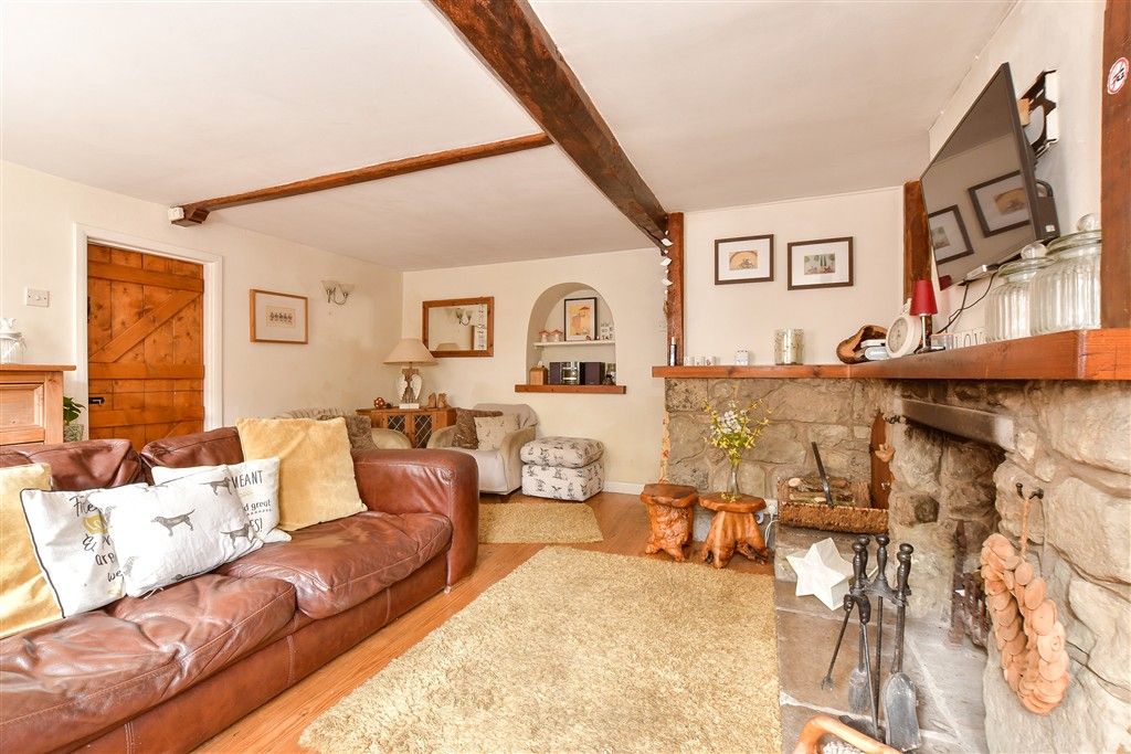 Property photo 3 of 14 Lounge