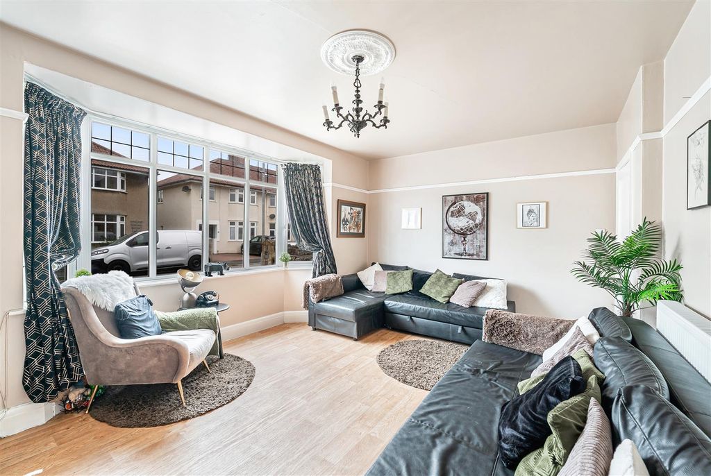 Property photo 3 of 20 Living Room