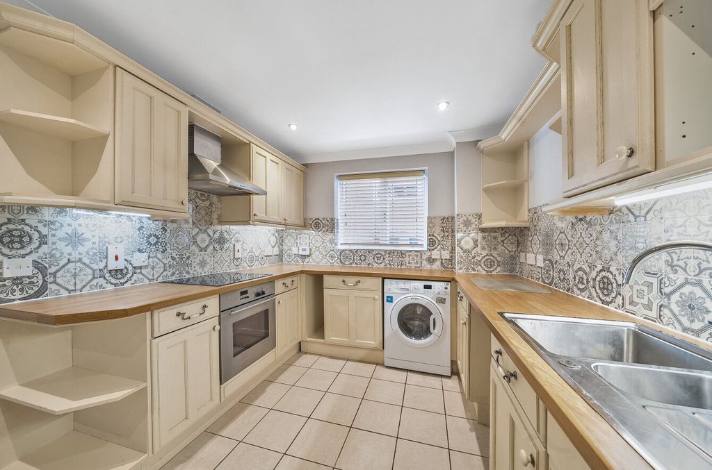 Property photo 2 of 16 Kitchen