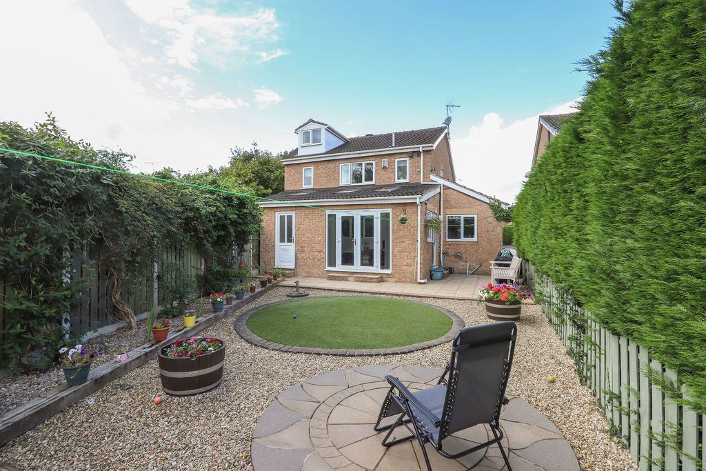 Property photo 2 of 33