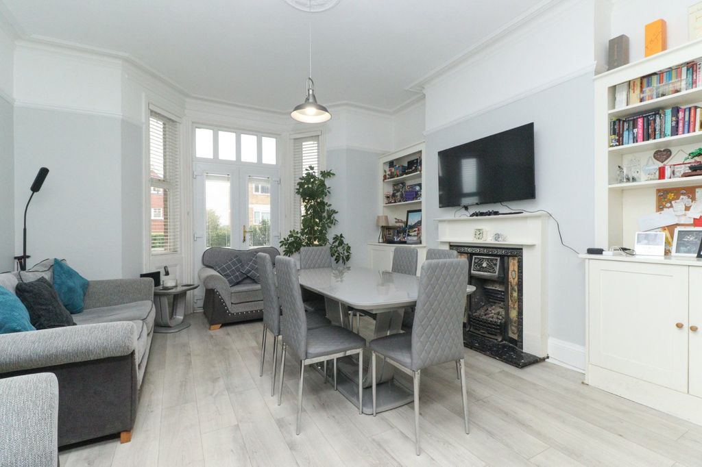 Property photo 2 of 27 Picture 2