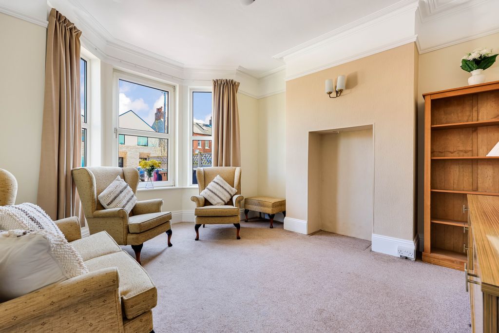 Property photo 2 of 21 Img15