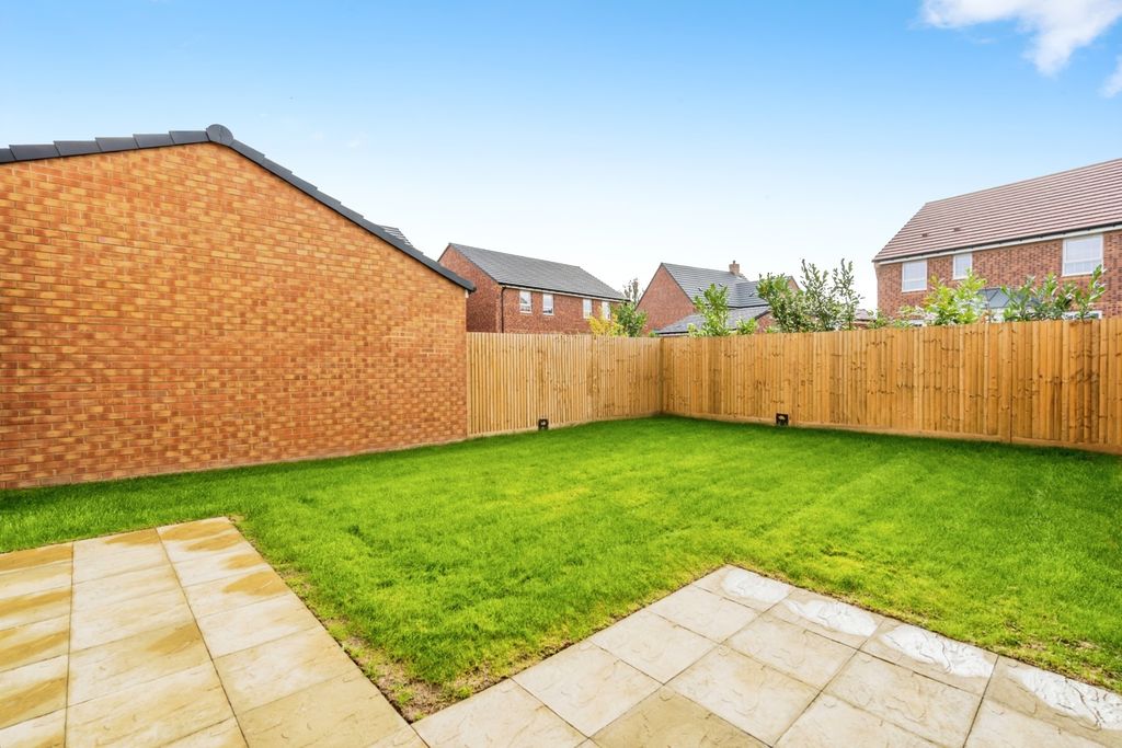 Property photo 2 of 17 Photo