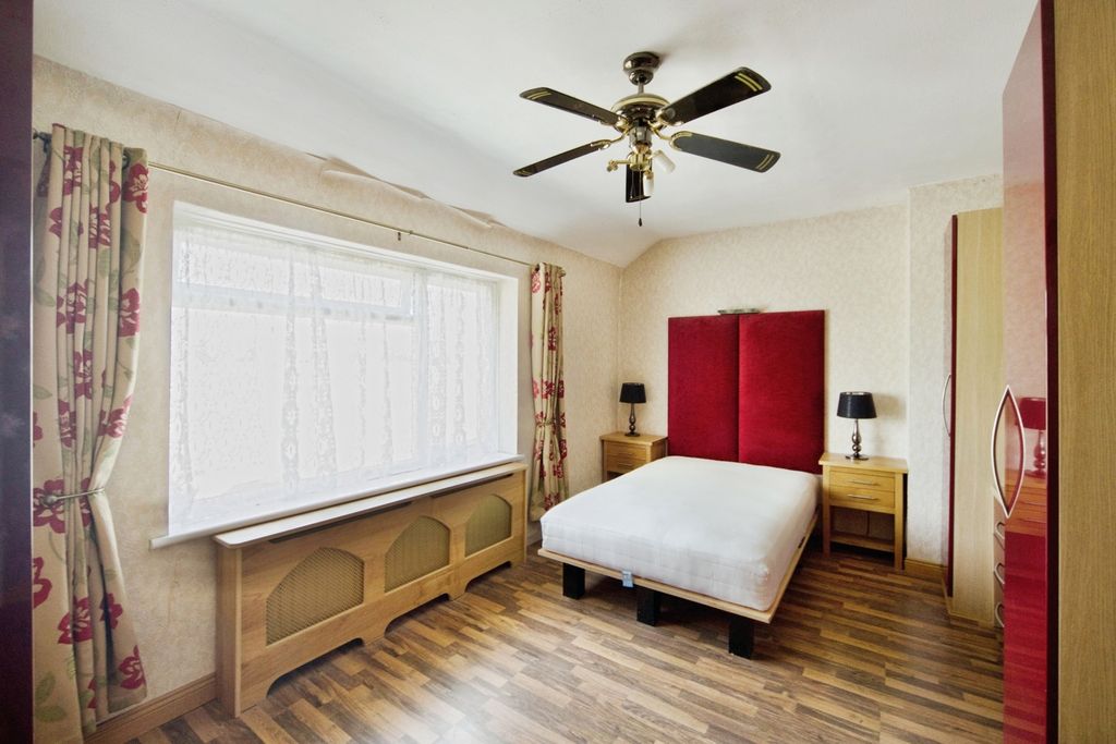 Property photo 2 of 15 Pbox-Img.Jpg