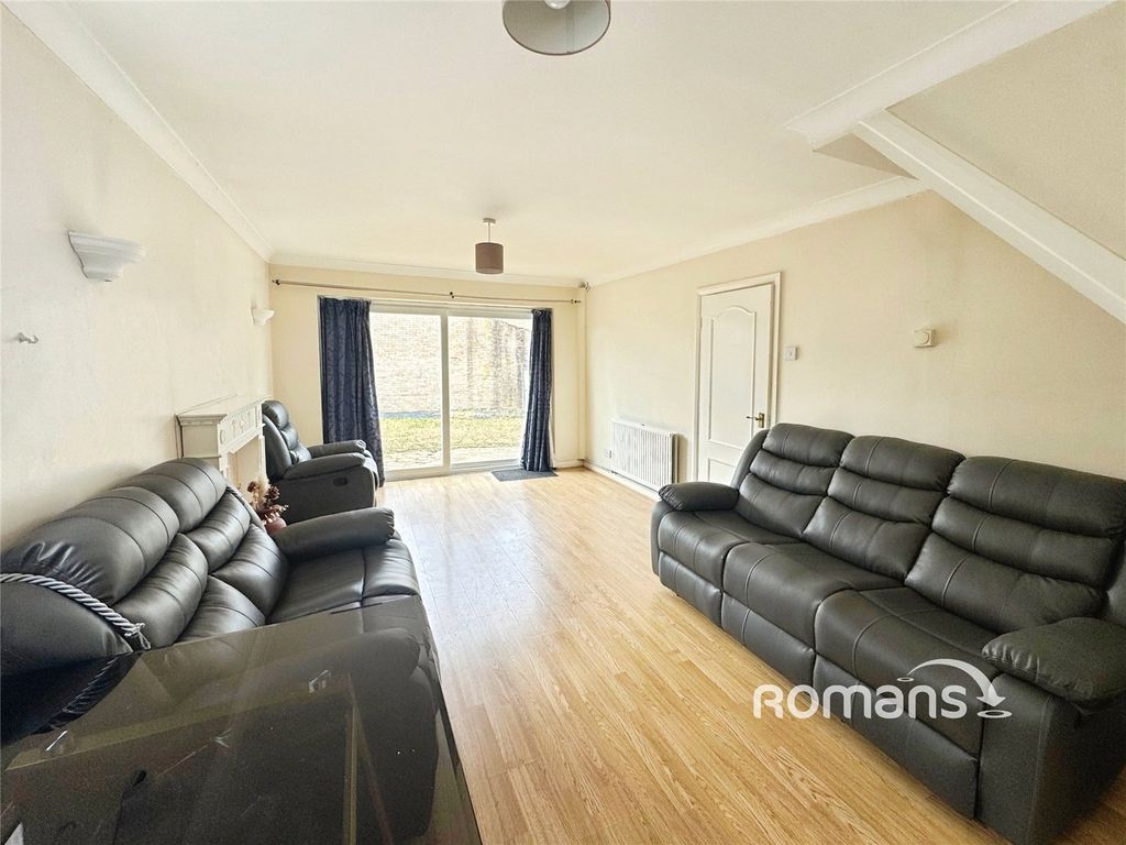 Property photo 3 of 11 Picture No. 12