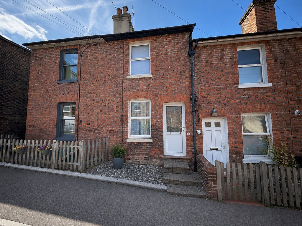 Property photo 1 of 8 2 Bed Unfurnished Terraced