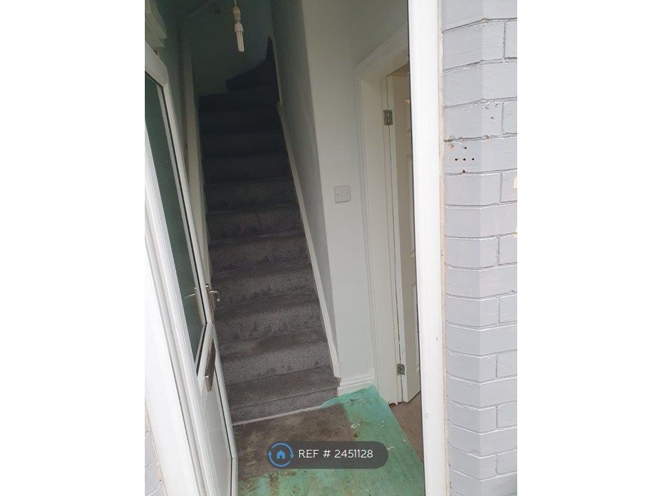 Property photo 2 of 23