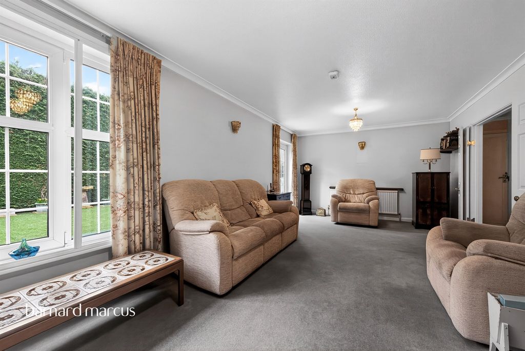 Property photo 2 of 14