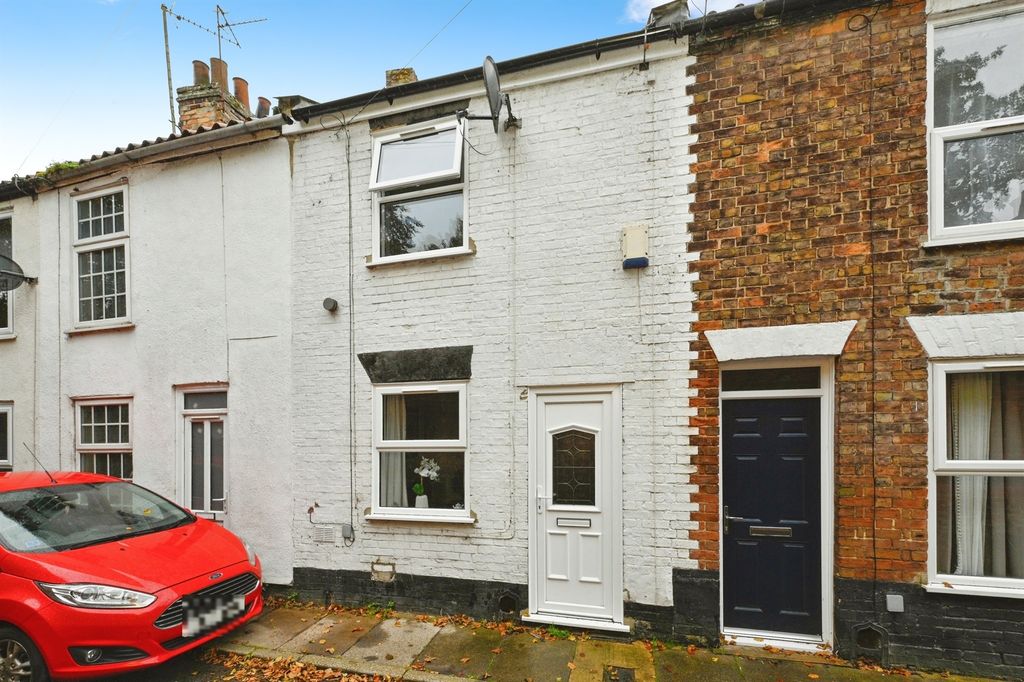 Property photo 2 of 17