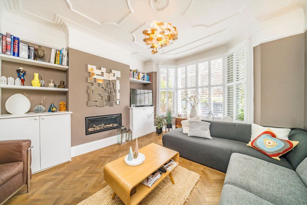 Property photo 2 of 10