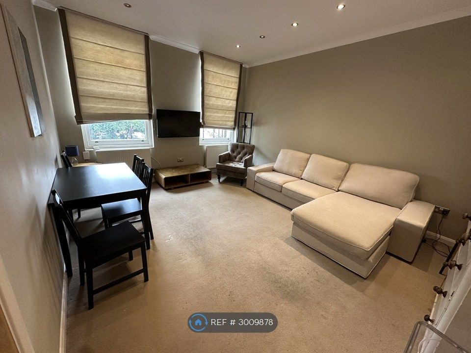Property photo 1 of 10 Living Room