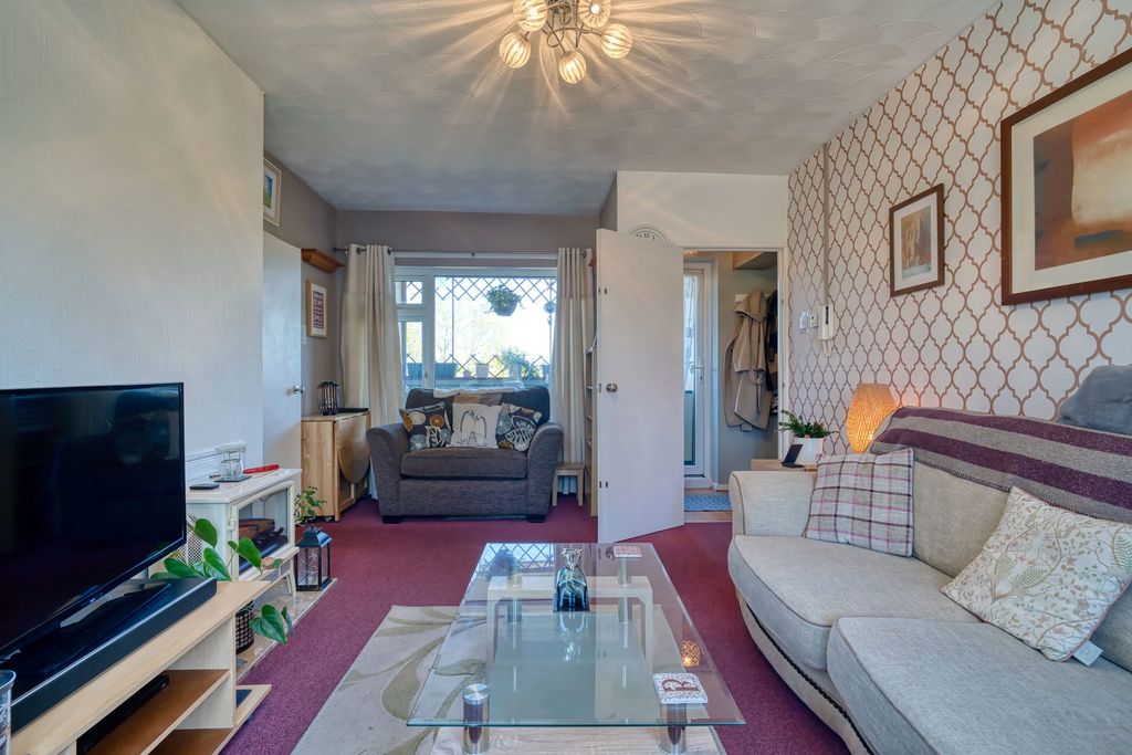 Property photo 3 of 13