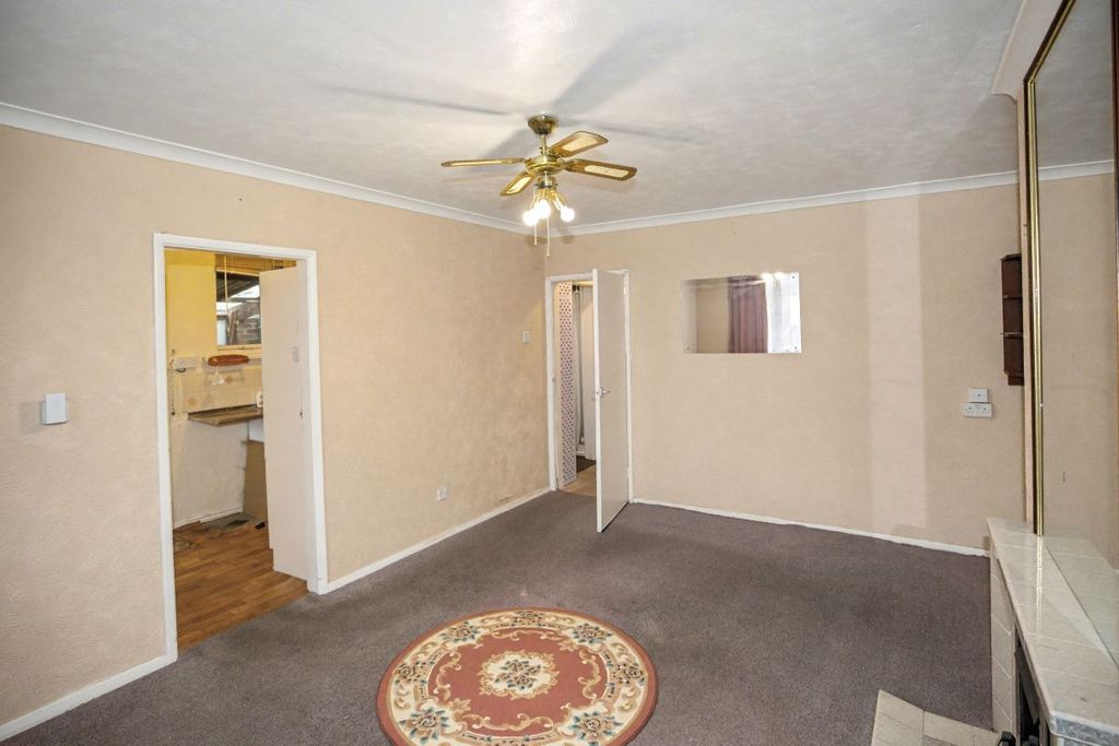 Property photo 3 of 19