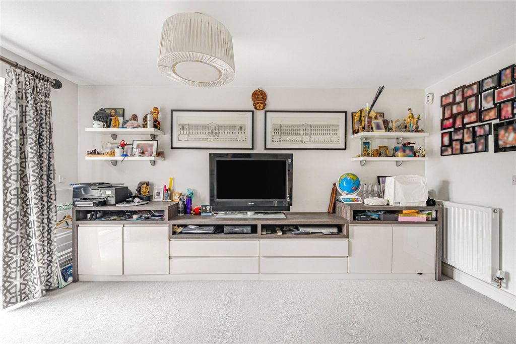 Property photo 3 of 38 Picture No. 17