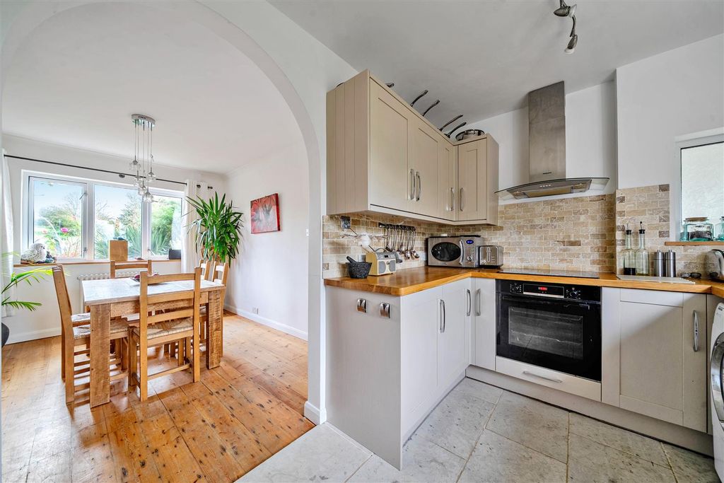 Property photo 2 of 19 Kitchen/Dining Room