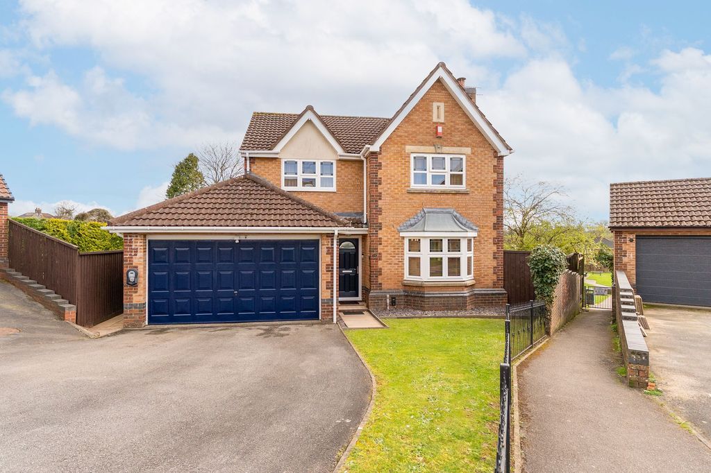 Property photo 1 of 33