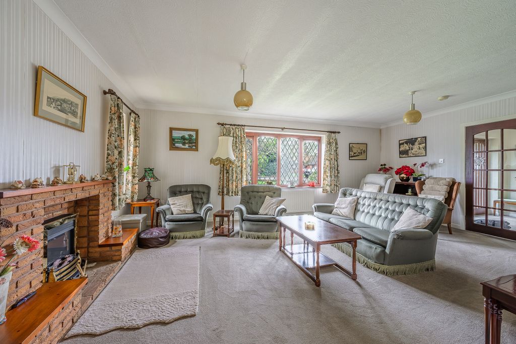 Property photo 2 of 31