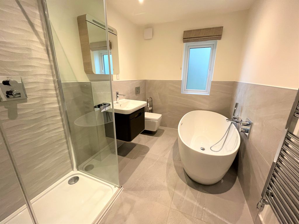 Property photo 3 of 25 Bathroom