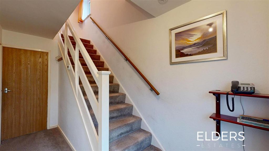 Property photo 2 of 12 Entrance Hall