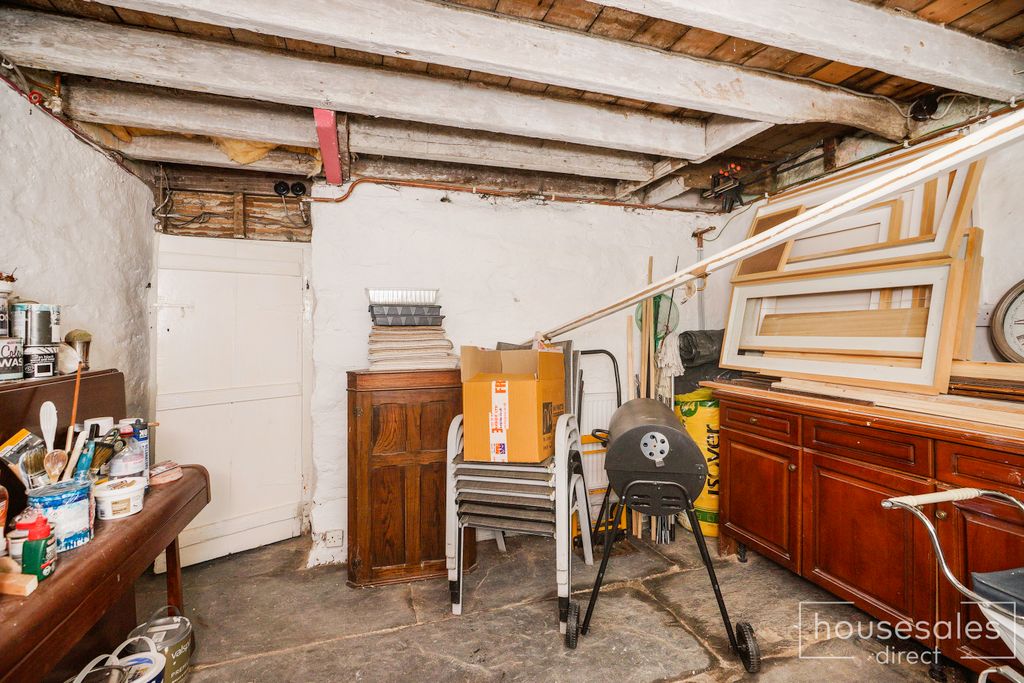 Property photo 3 of 20