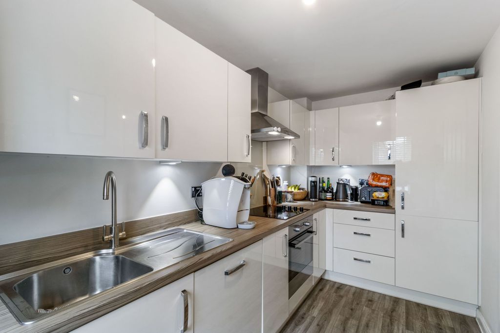 Property photo 3 of 22