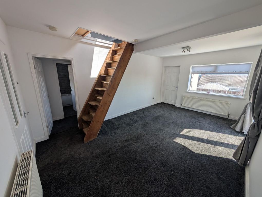 Property photo 2 of 10 Lounge