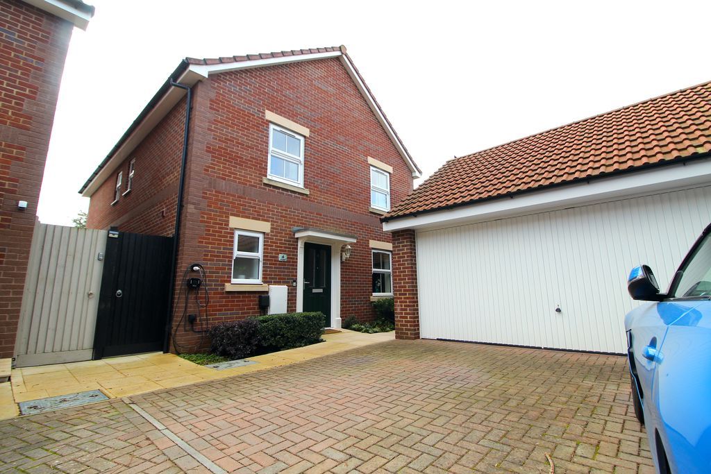 Property photo 1 of 17 Front Of House