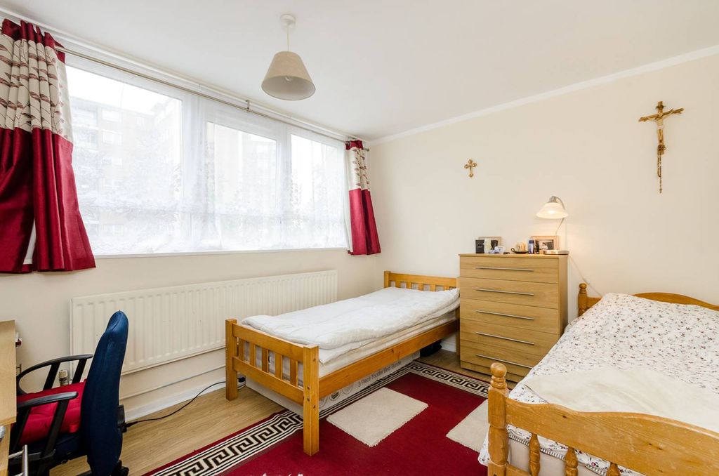 Property photo 3 of 7