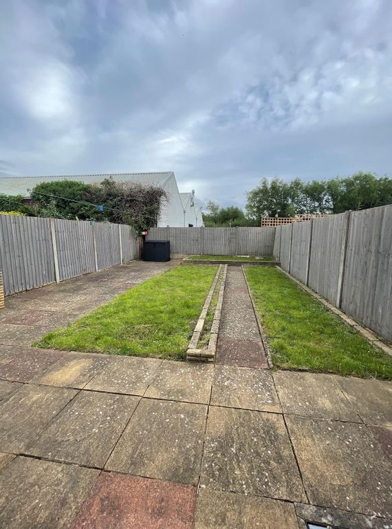 Property photo 2 of 9 Garden